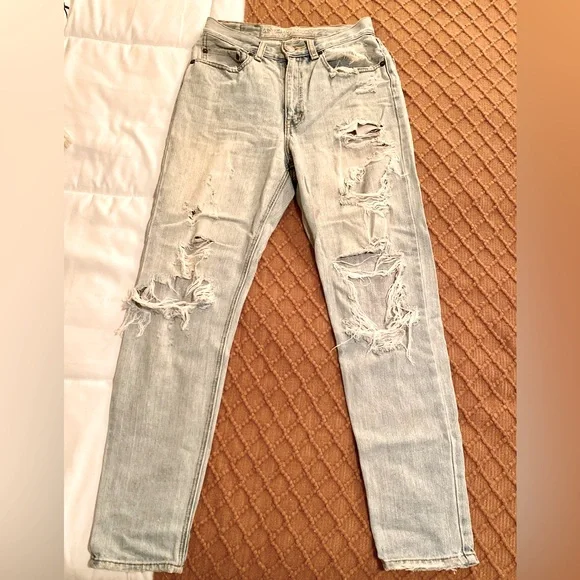 American Eagle Distressed High Waisted Mom Jean Women’s Size 00 - Picture 5 of 5